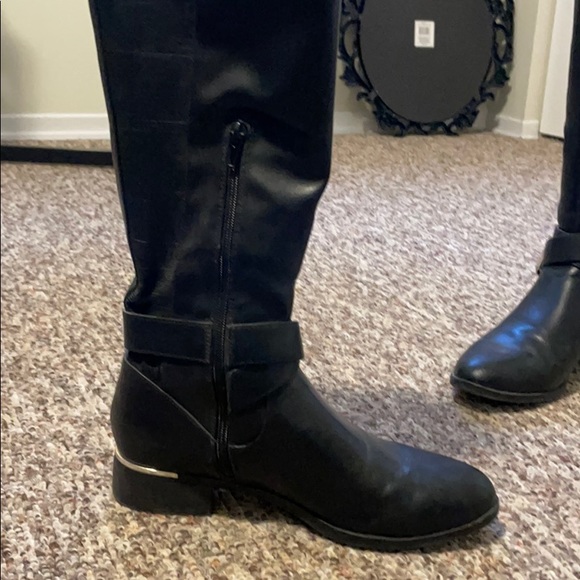 Boots - Picture 3 of 3